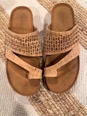 Bear traps -Textured/Cork like Women's Slide Sandals-Size 6.5